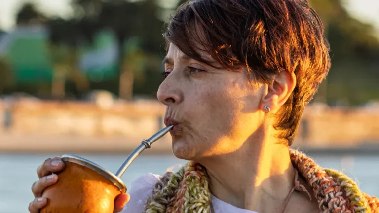 How to Use a Mate Cup